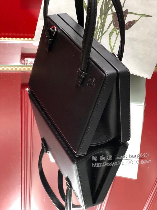 LOEWE包包 羅意威小號postal手袋 羅意威手提單肩斜挎包 10162  tcl1122